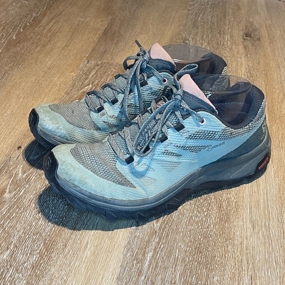 Salomon Womens Gore Tex Trail Running Shoes Blue Pink Size 7.5 Outline Ortholite